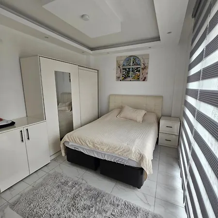 Paradise Garden Sitesi 3 Havuzlu Esyali Kisi Fiyati Degil Fiyati 公寓 *