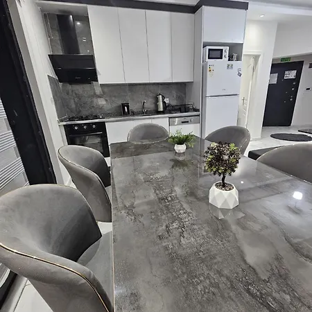 Apartamento Paradise Garden Sitesi 3 Havuzlu Esyali Kisi Fiyati Degil Fiyati